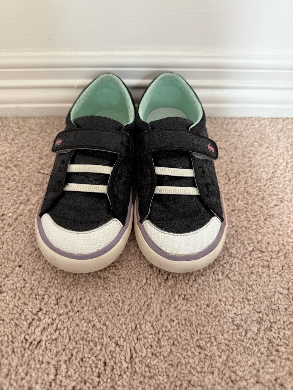 See Kai Run Kids Black Velcro Sneakers – Size 10